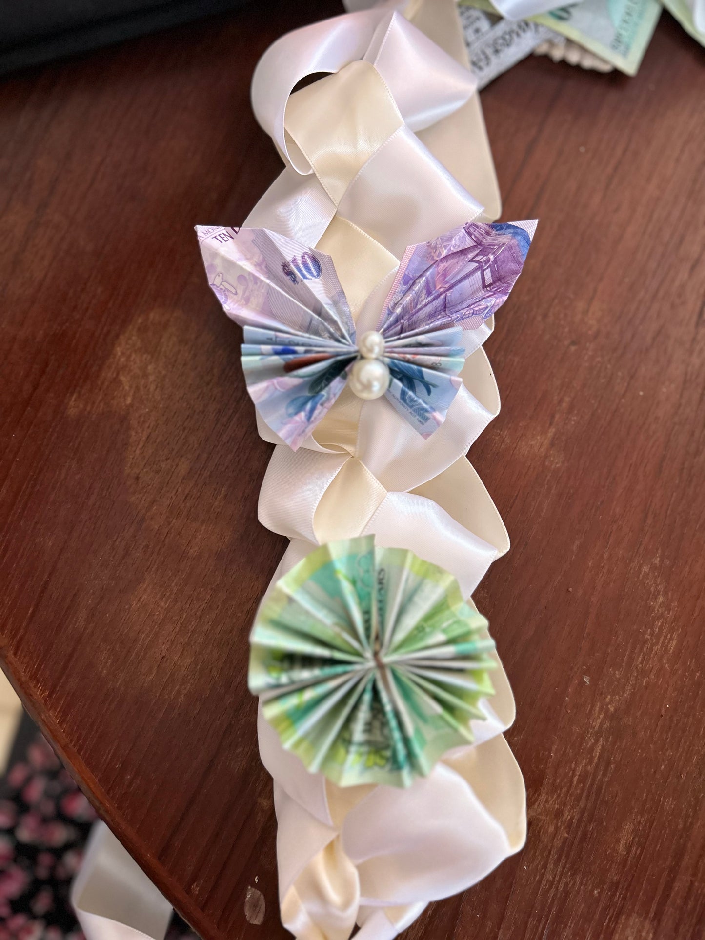 Money Lei
